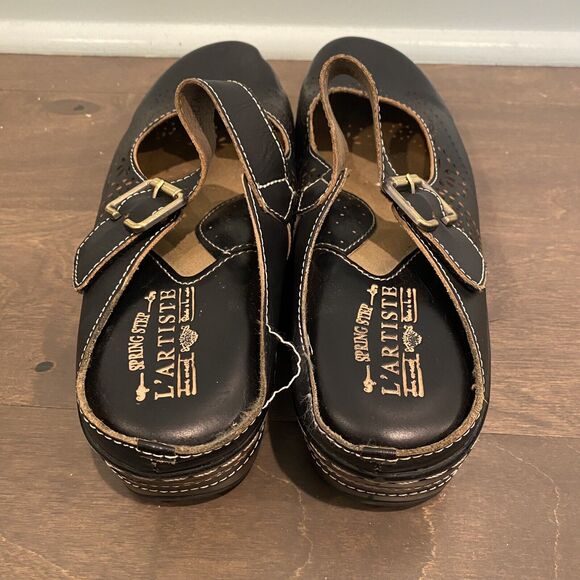 L’Artiste Black Leather Mary Jane Flats with Classic Design - Picture 4 of 15